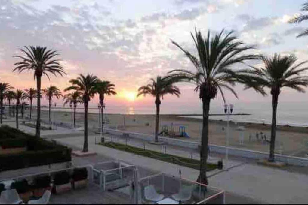 Precioso Apartamento Con Vistas Al Mar. Piscina. Valencia Exterior photo